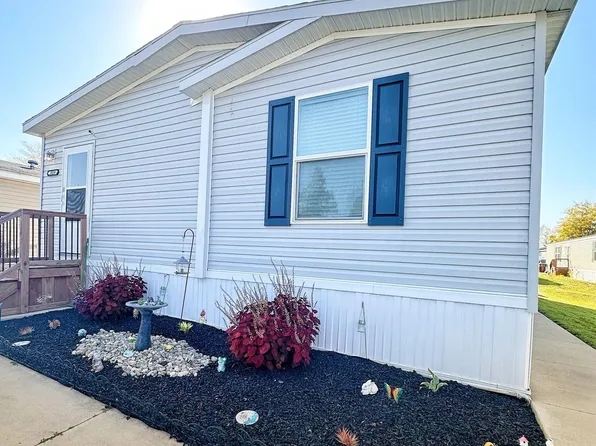 1039 Pebble Creek Dr, Mount Pleasant, MI 48858