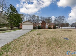 217 Collins Ln, Meridianville, AL 35759