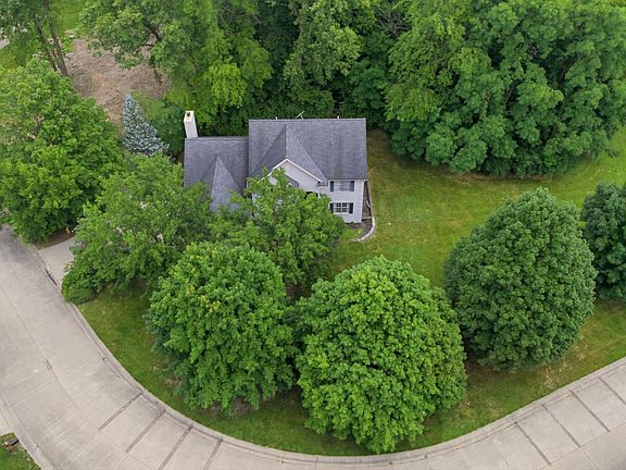 4th image of 705 Sapphire Ct