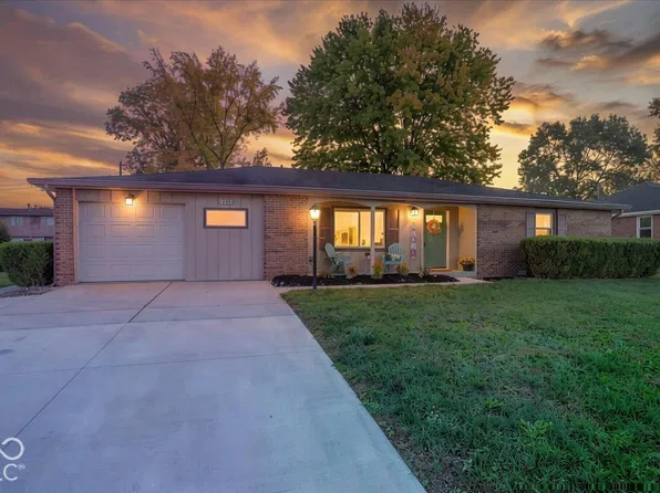 3311 Taylor Rd, Columbus, IN 47203