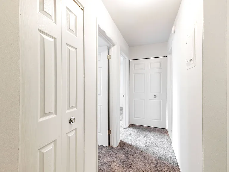 Waynewood Apartments — Photo 11