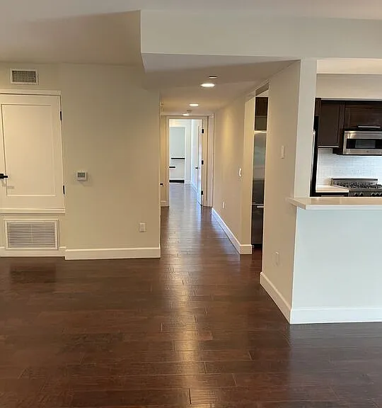 1636 S Beverly Glen Blvd #301 — Photo 5