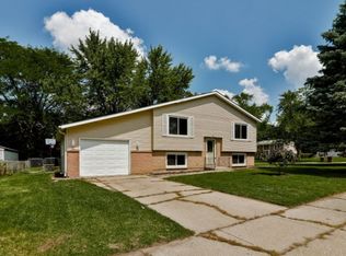 1922 Plateau Ave, Loves Park, IL 61111