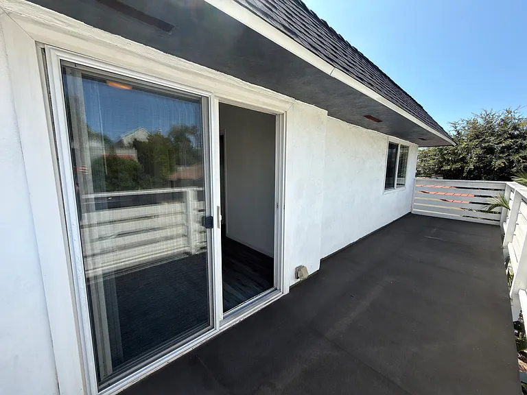 1110 Mira Mar Ave — Photo 36