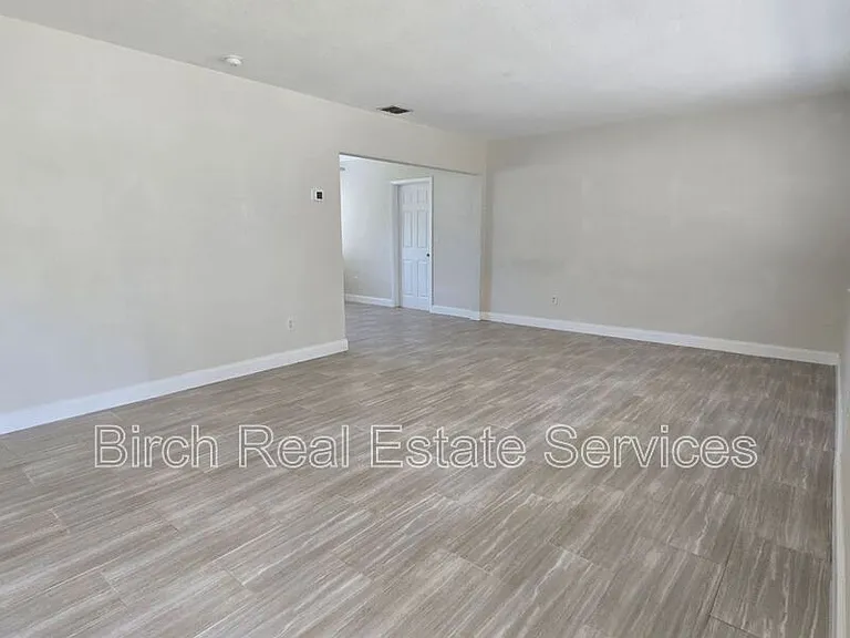 1406 Lemon St — Photo 2
