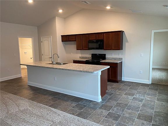4th image of 347 Gardenia Ct