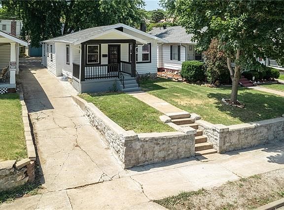 2nd image of 332 S Brighton Ave