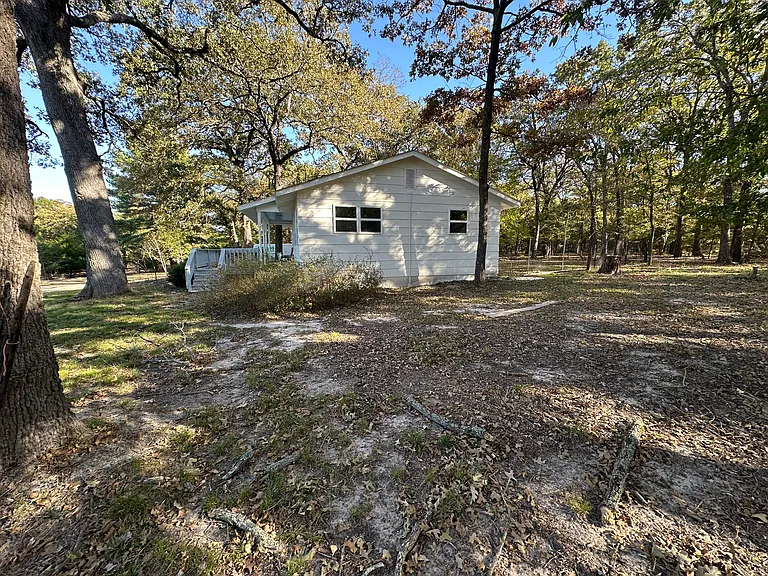 2752 Private Road 2410 — Photo 17