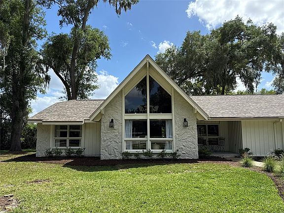 4th image of 521 Granada Way