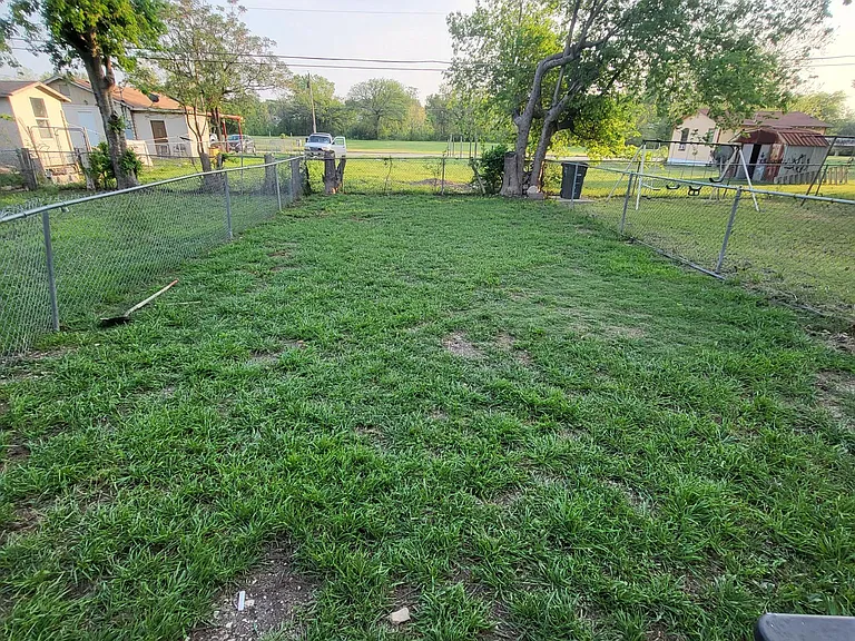 710 W Avenue J #B — Photo 3