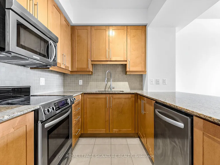 736 Spadina Ave #409 — Photo 5