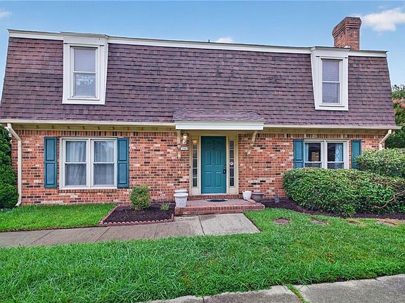 5th image of 310 Boerum Ct