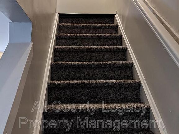 5th image of 915 S Indian Creek Dr