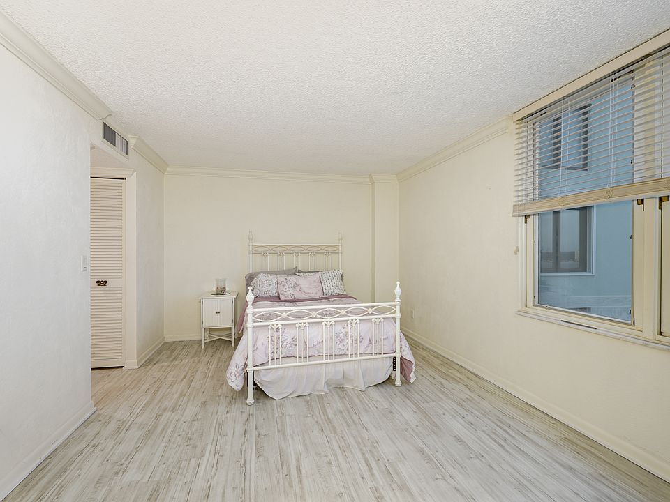 OCEANS 2 CONDOMINIUMS_1806_INTERIOR + AMENITIES-2_05302023