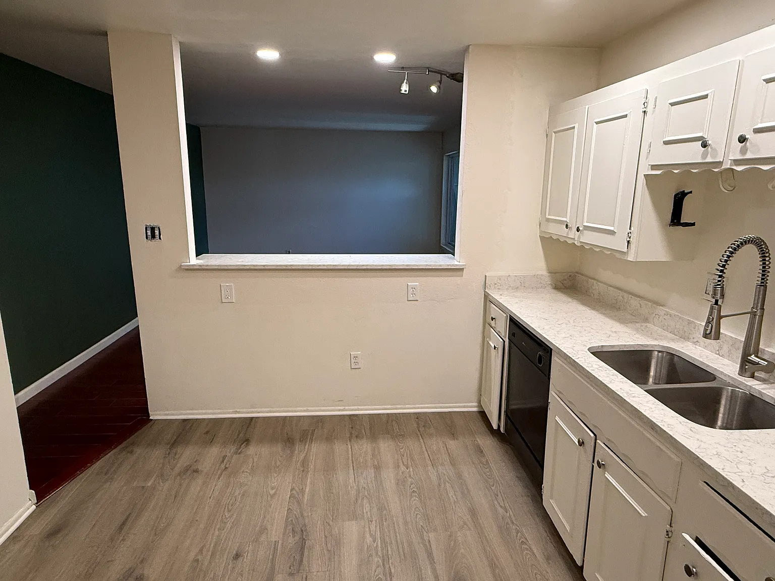 3 bed, 1083 sqft, $1,795 — Photo 4