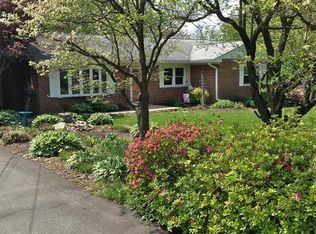 22904 Woodfield Rd, Gaithersburg, MD 20882