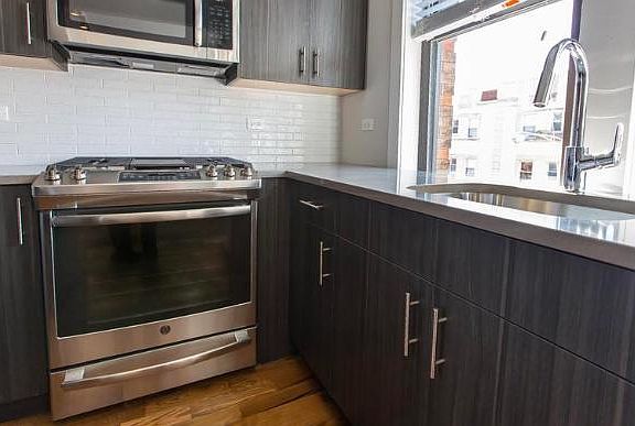 3rd image of 1228 W Diversey Pkwy APT 2F