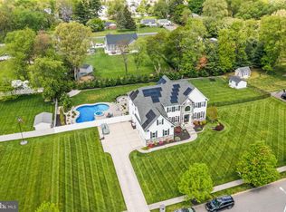 5 Laurel Wood Ct, Laurel Springs, NJ 08021