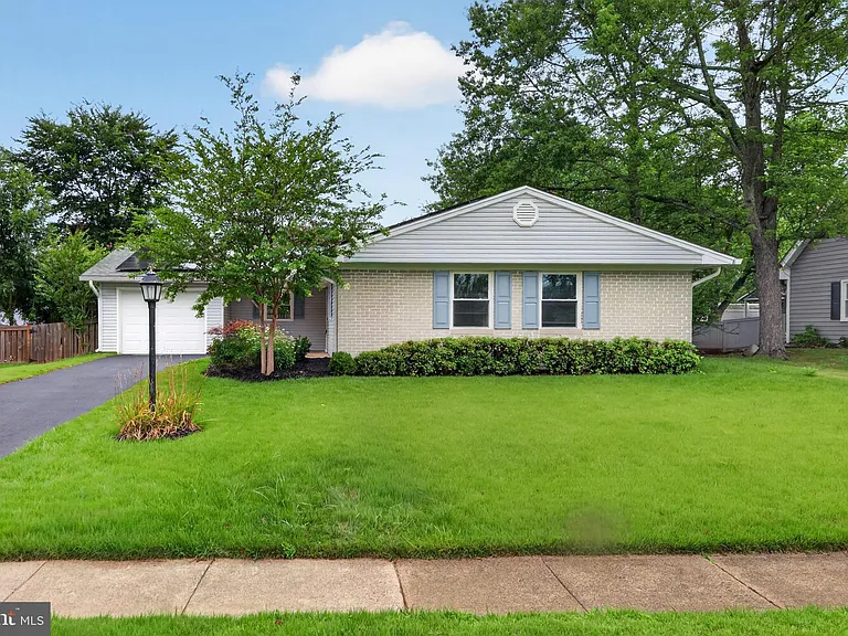 4214 Penner Ln — Photo 1