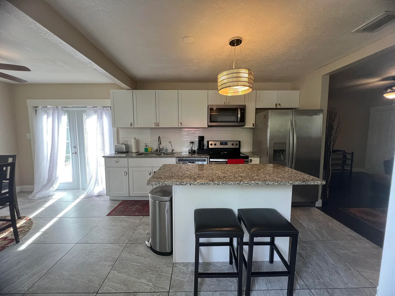 2 bed, 1.0 bath, 1116 sqft, $2,950 — Photo 2