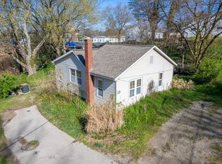 68 N Bailey Ave, South Haven, MI 49090