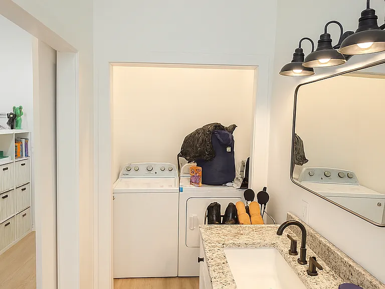 808 Center St — Photo 6