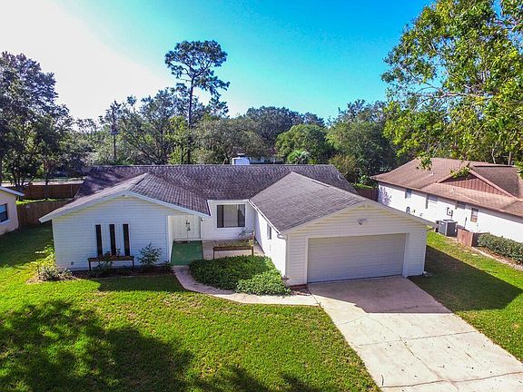 3rd image of 126 E Cumberland Cir