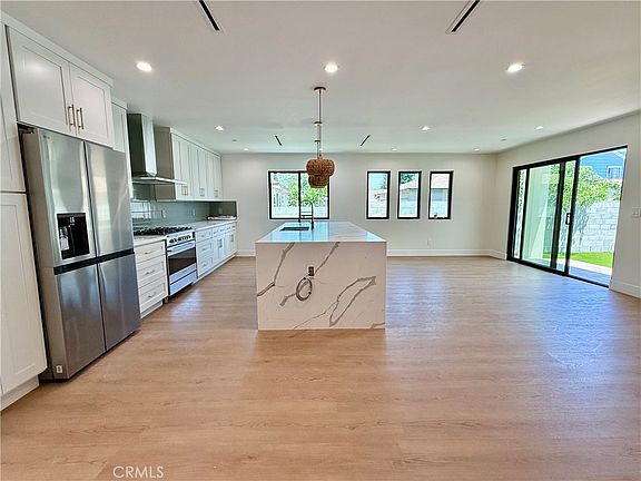 3rd image of 22130 Gault St