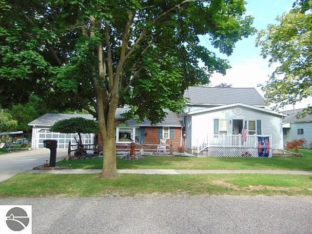1st image of 122 N Catherine St