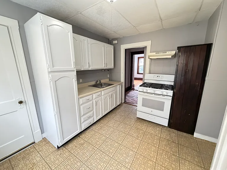 84 Charlesbank Rd — Photo 11