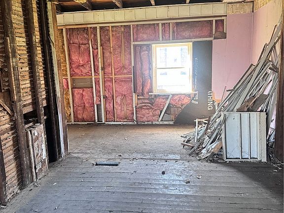 4th image of 3440 Market St