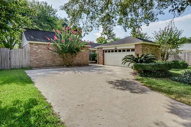 1st image of 11719 Fallwood Dr
