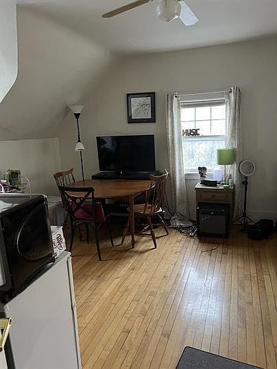 1st image of 240 W Lakelawn Pl #15628636