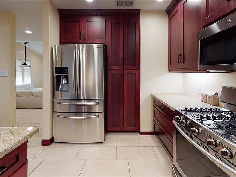 2816 Gardenia Cir — Photo 5