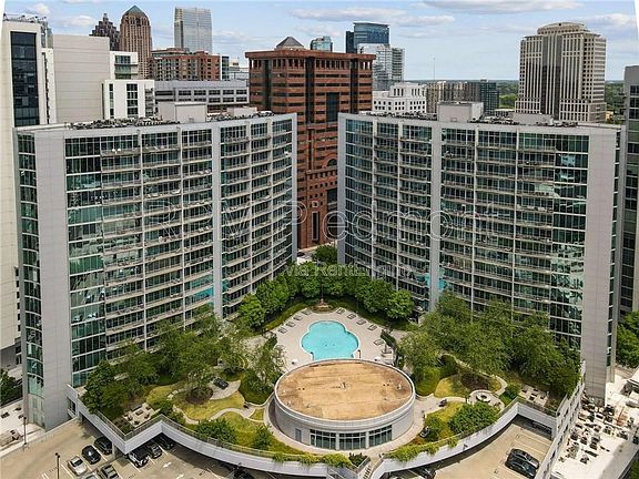 3rd image of 44 Peachtree Pl NW Unit 1324