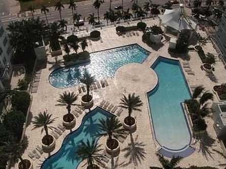 5th image of 244 Biscayne Blvd #5011