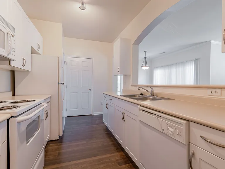 Clearbrook Apartments — Photo 23
