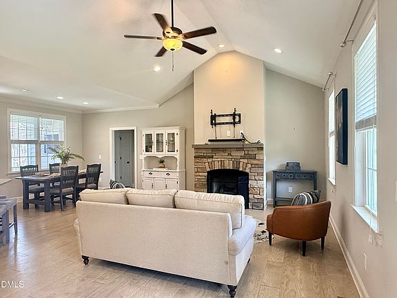 4th image of 128 Bessie Ln