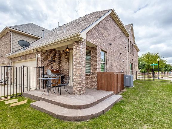 2nd image of 4301 Pecan Knoll Dr