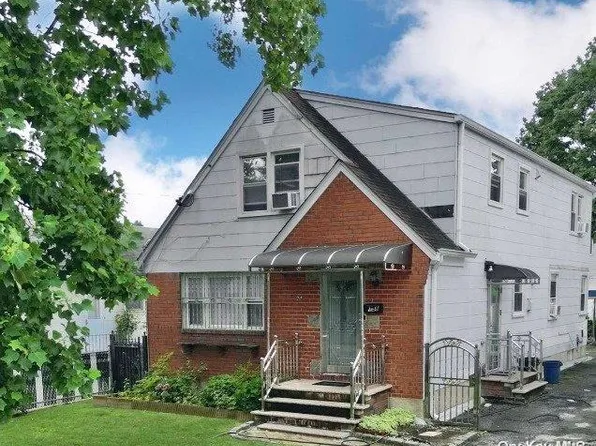 138 Cherry Lane, Floral Park, NY 11001