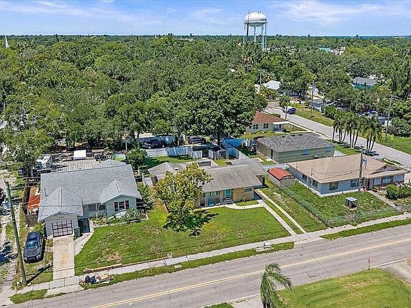 2nd image of 710 26TH STREET W