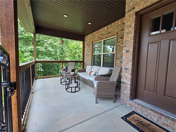 3rd image of 6 Burwell Dr