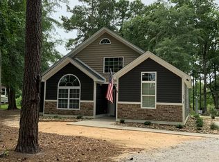 1752 James Loop Rd, Manning, SC 29102