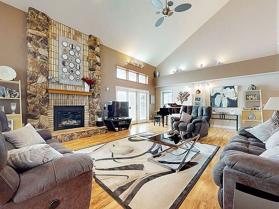 2nd image of 4904 S Sweetbriar Dr