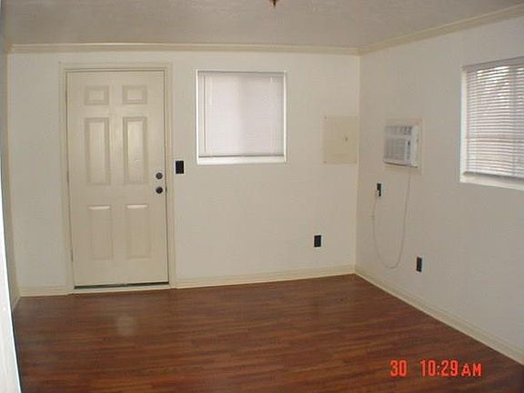 2nd image of 408 N Commerce St