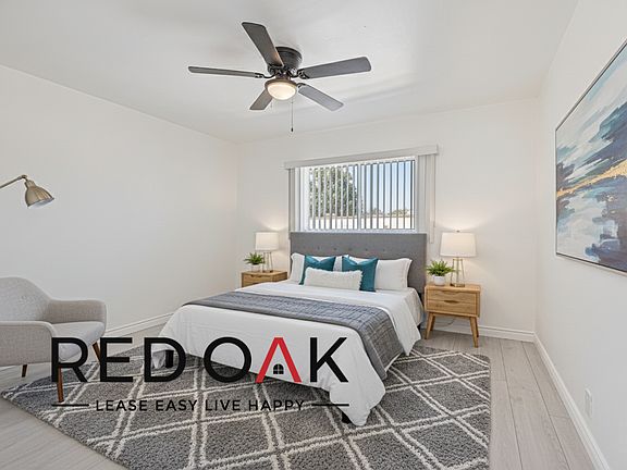 5th image of 7915 Vineland Ave #22