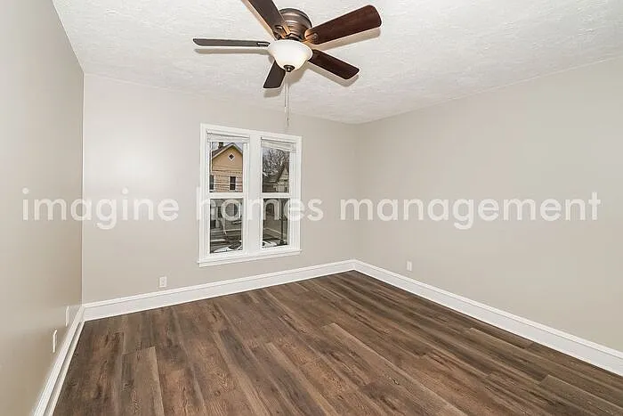 916 20th Ave NE — Photo 12