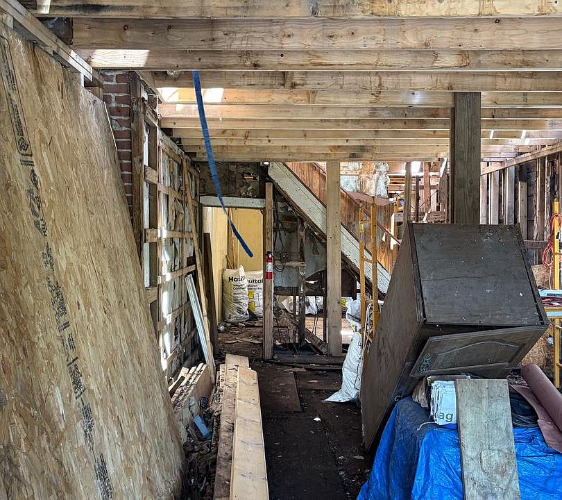 1st image of 138 Railroad St