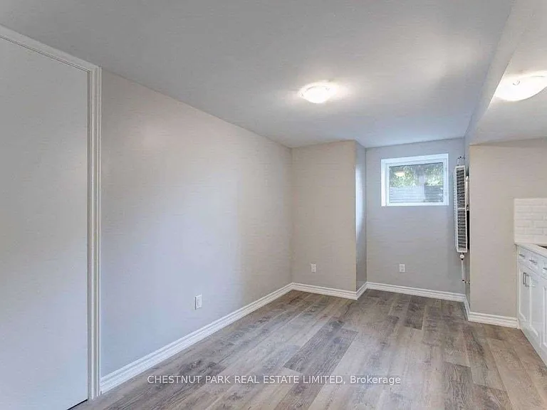 110 Livingstone Ave #LOWER — Photo 7