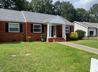 300 N 3rd Ave #B, Mayodan, NC 27027